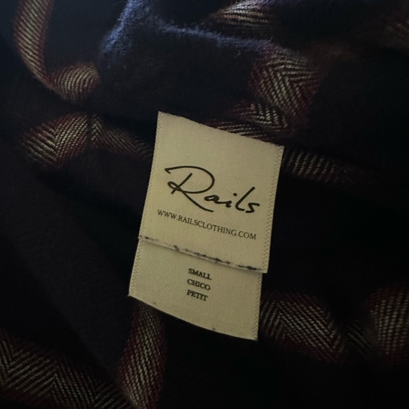 Rails Hunter Button Down in Sapphire Magenta - Picture 8 of 9